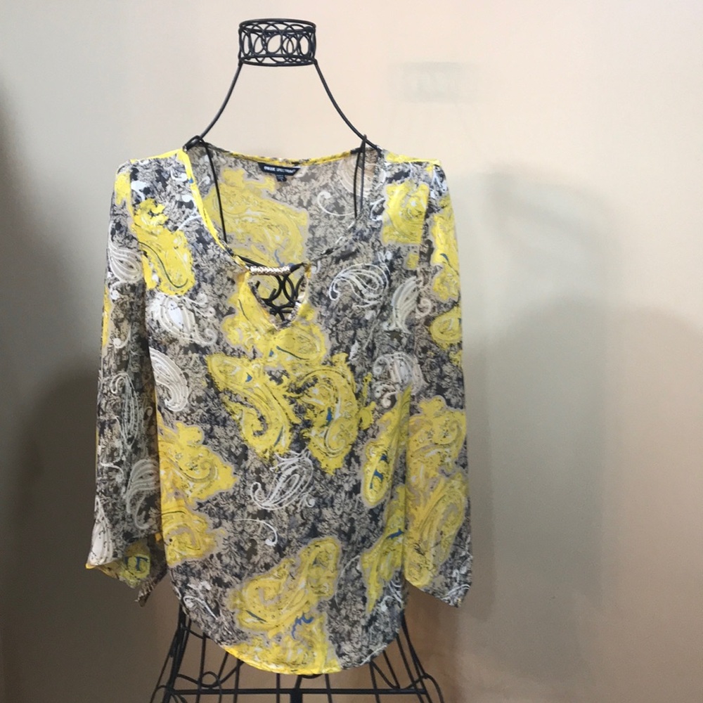 Batwing swing top